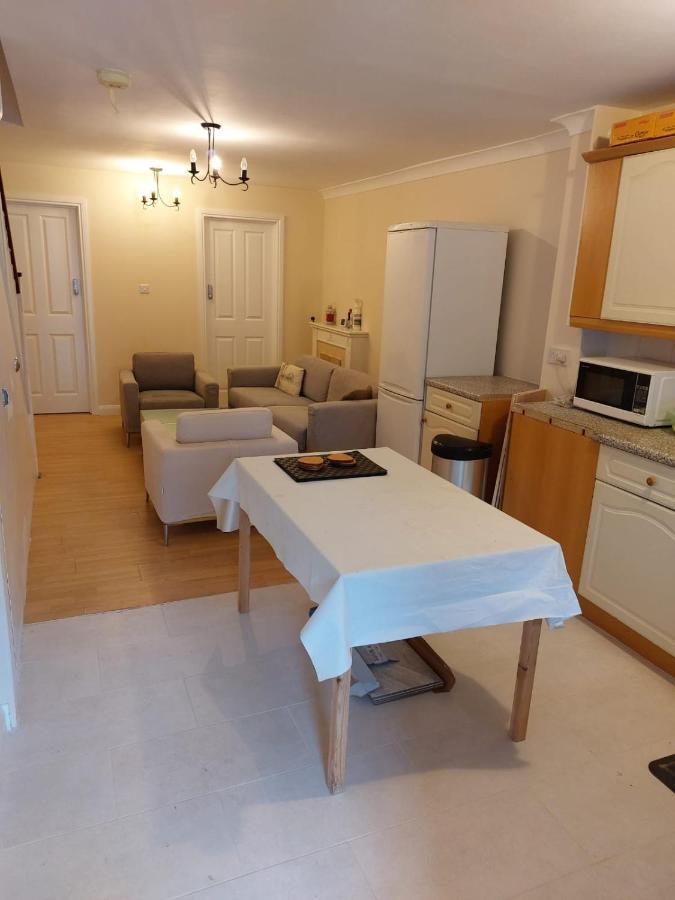 Ensuite Room Near Canal Southall Exterior photo
